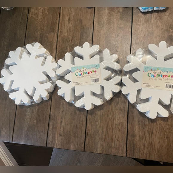 Snowflake ❄️ Crafting Bundle, 3-6pk 9x9 Inch White, 3-12pk of Blue&White 5x4 NWT - Picture 2 of 10